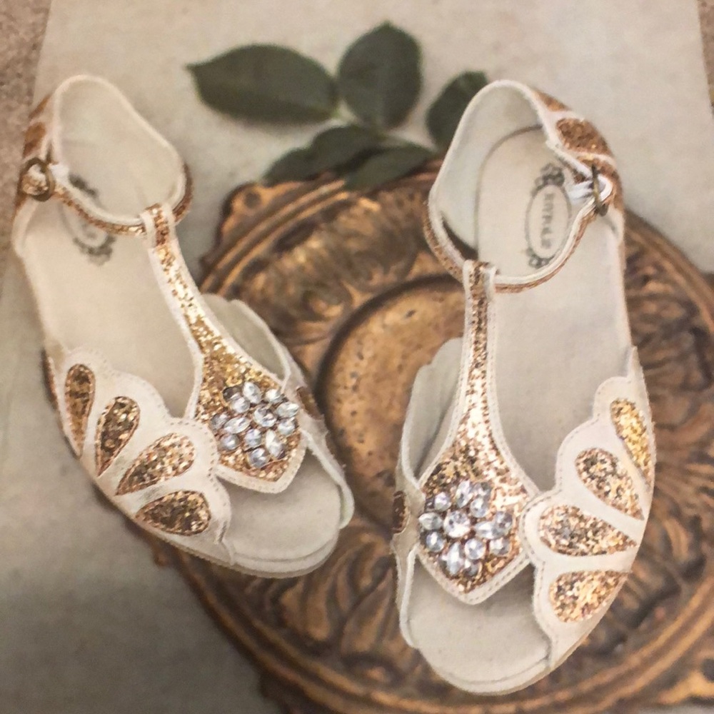 Joyfolie Mari in gold size 9